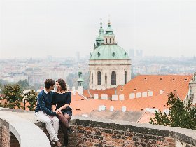 3 Tage romantisch in Prag – Zentrales Hotel, top bewertet & modern inkl. Sekt und Pralinen