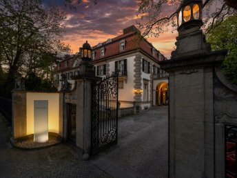 Schlosshotel Berlin:  Bubbles & Tea Event am Samstag,- oder Sonntagnachmittag