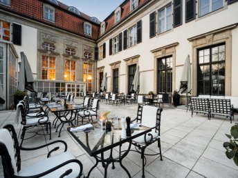 Schlosshotel Berlin:  Bubbles & Tea Event am Samstag,- oder Sonntagnachmittag