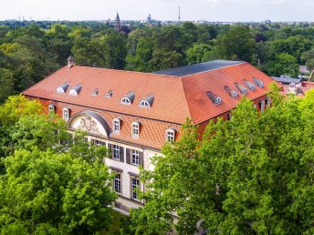Schlosshotel Berlin:  Bubbles & Tea Event am Samstag,- oder Sonntagnachmittag