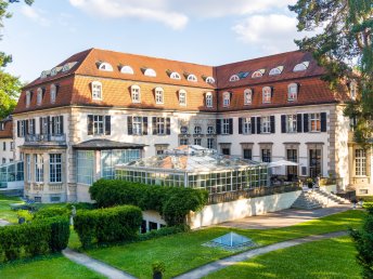 Schlosshotel Berlin:  Bubbles & Tea Event am Samstag,- oder Sonntagnachmittag