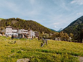 Wanderlust & Wellness in den Südtiroler Dolomiten mit Lüsen-Gästekarte & Halbpension | 7 Nächte     