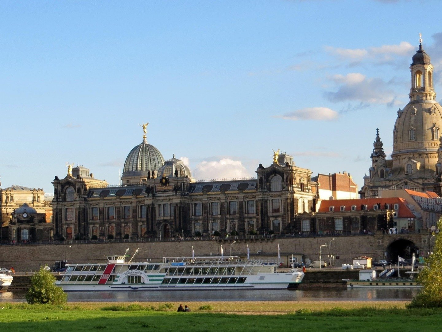 2 Tage Dresden erleben! Direkt  an der Brühlschen Terrasse am Elbufer