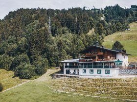 Urlaub über den Dächern von Kaprun im Appartement inkl. Tauern Spa Therme Eintritt | 6 Nächte