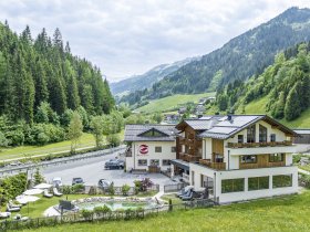 Familienurlaub am Naturbadeteich im Salzburger Land inkl. 1 Kind bis 10 Jahre gratis / 5 Nächte
