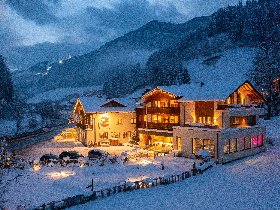 4=3 Aktion im Großarltal: Winterwandern, Wellness & Halbpension inmitten der Salzburger Bergwelt